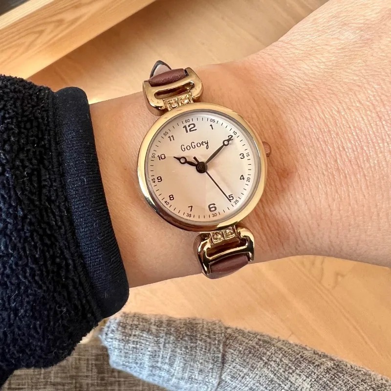 Luxury Watch With Arabic Numerals - นาฬิกาข้อมือผู้หญิงสุดคลาสสิค ลดราคาพิเศษ หน้าปัดตัวเลขอารบิก ดีไซน์ทันสมัย เหมาะสำหรับนักเรียน นักศึกษา