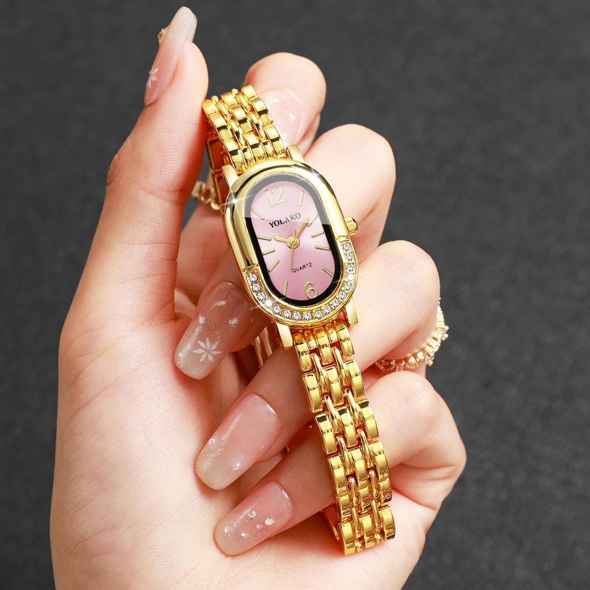 Luxury Watch Female - หรูหราไรน์สโตนนาฬิกาผู้หญิงควอตซ์แฟชั่นสร้อยข้อมือสีทองสายนาฬิกาข้อมือสุภาพสตรีนาฬิกาเรโลจิโอ เฟมินีโนของขวัญ (ไม่มีกล่อง)