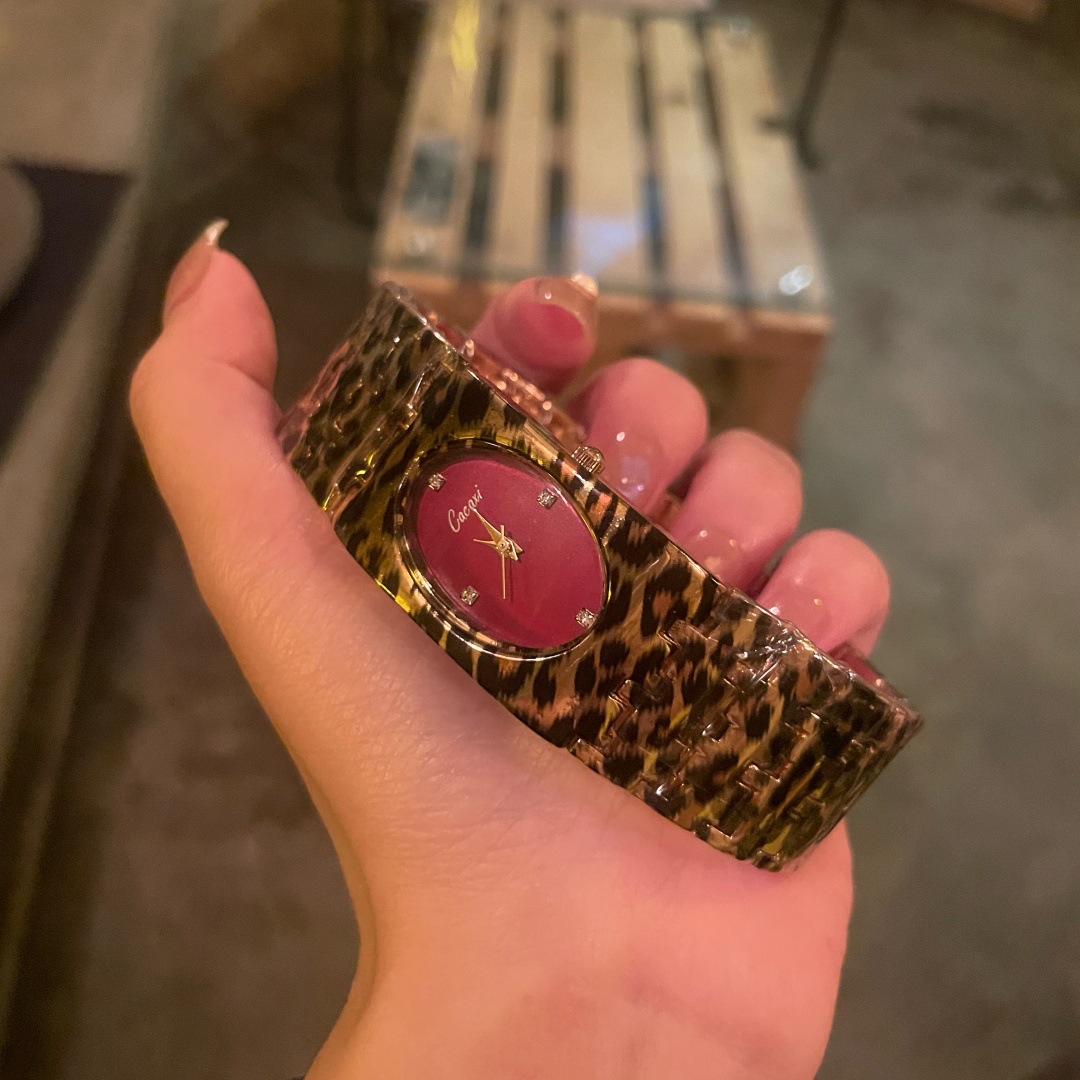 ใหม่นาฬิกาผู้หญิงลายเสือดาวสร้ - Luxury Watch Cartier บทวิจารณ์และราคา