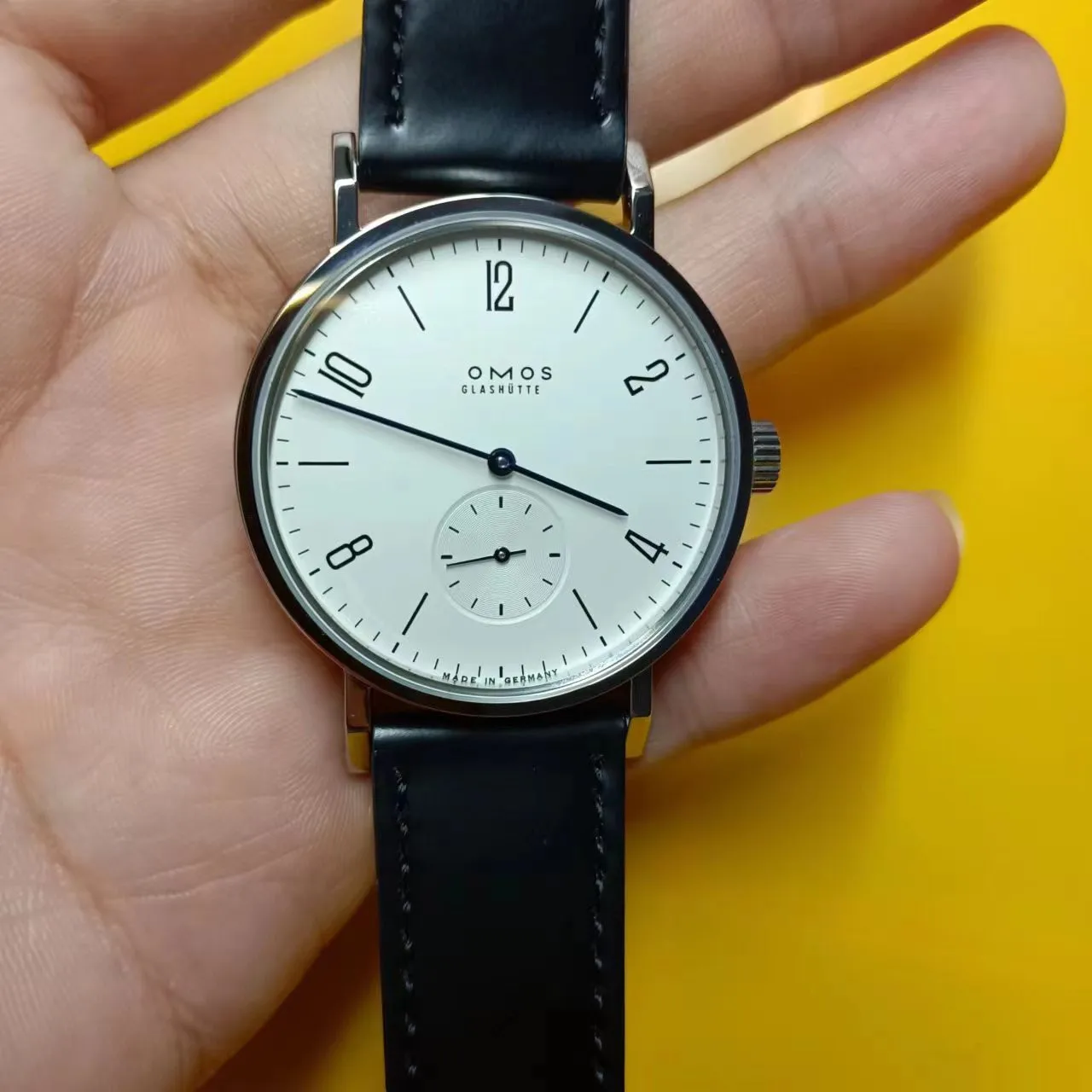 นาฬิกาข้อมือผู้ชายแบบกลไกอัตโน - Guilloché Dial Watch บทวิจารณ์และราคา