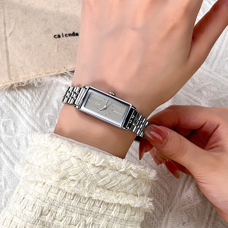 GEDI นาฬิกาสายสแตนเลสทรงสี่เหล - Luxury Watch Cartier บทวิจารณ์และราคา