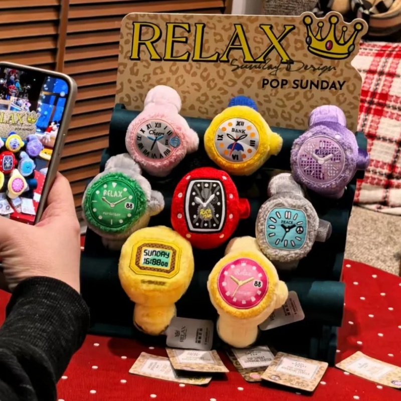 【มีสินค้าในสต็อก】นาฬิกาตุ๊กตา  - Luxury Watch Holder บทวิจารณ์และราคา