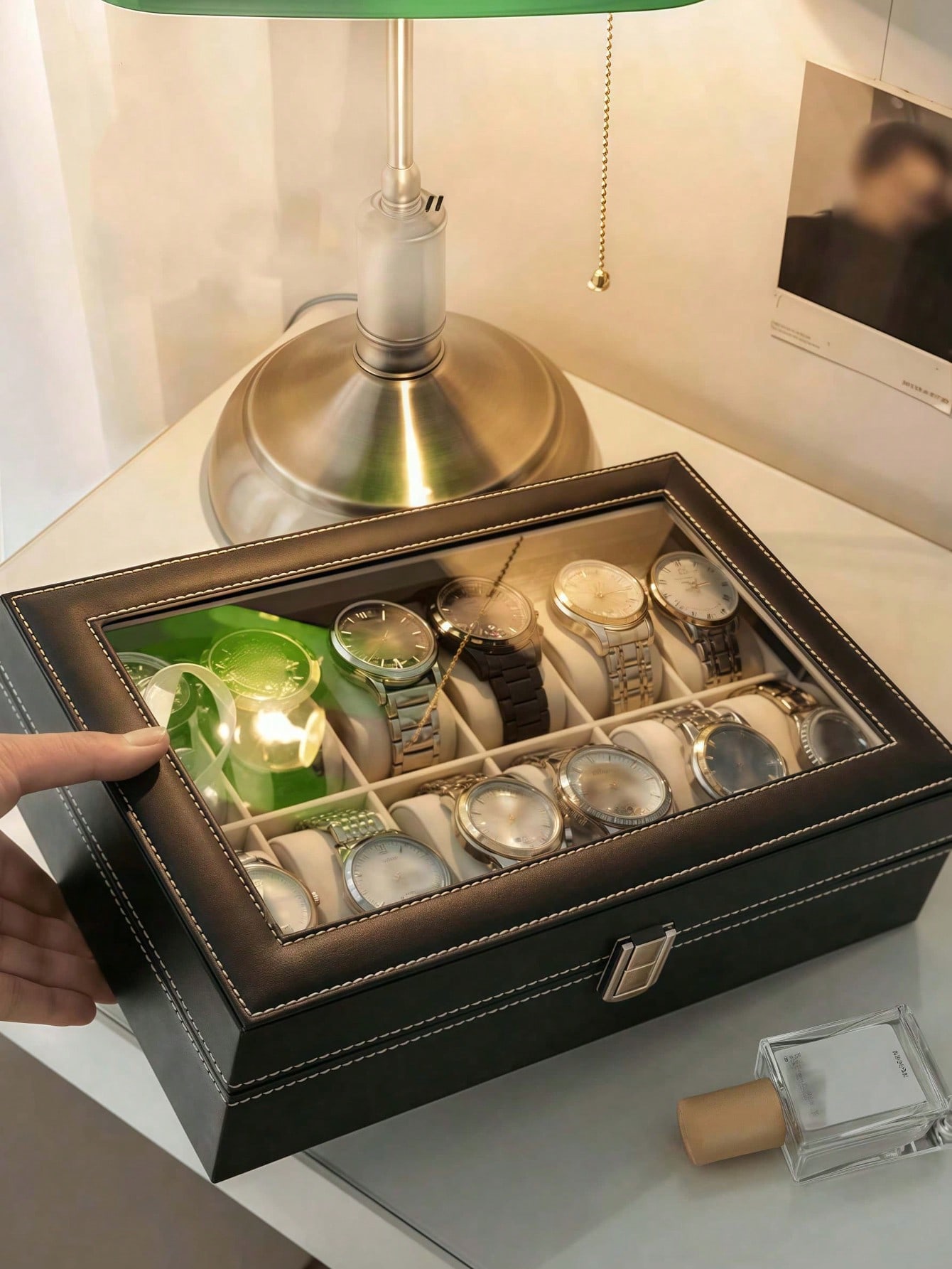 กล่องใส่นาฬิกาหนังพร้อมกุญแจล็ - Luxury Watch Holder บทวิจารณ์และราคา