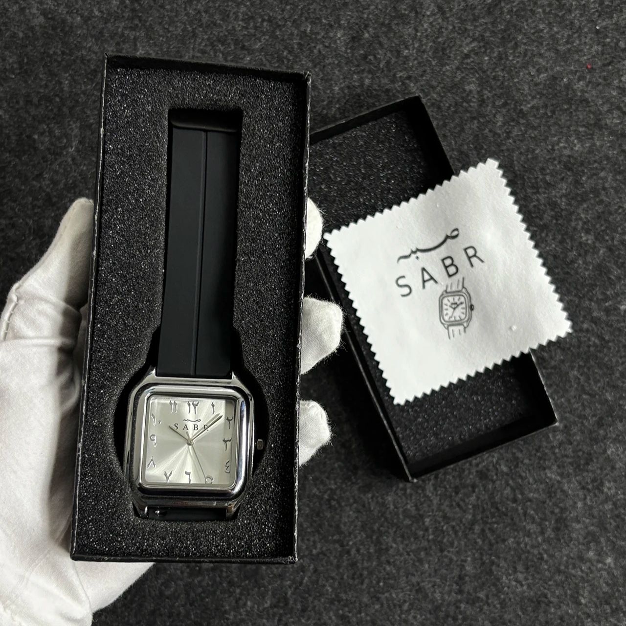 นาฬิกาข้อมือผู้ชาย SABR ตัวเลข - Luxury Watch With Arabic Numerals บทวิจารณ์และราคา