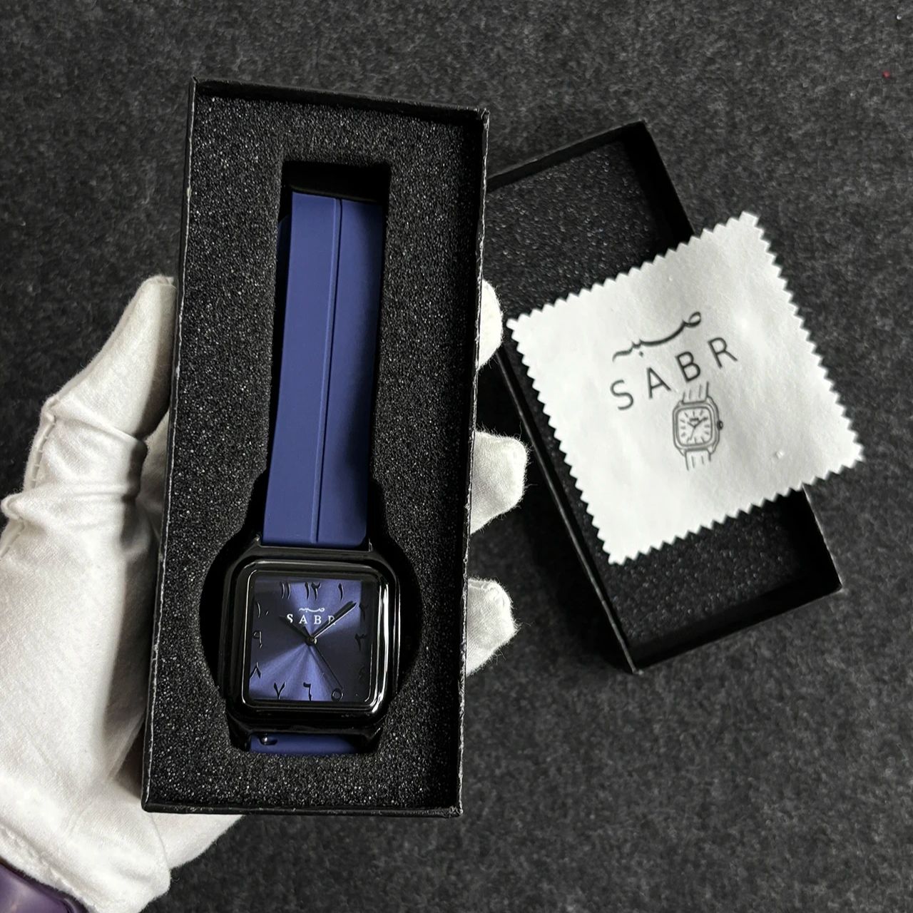 นาฬิกาข้อมือผู้ชาย SABR ตัวเลข - Luxury Watch With Arabic Numerals บทวิจารณ์และราคา