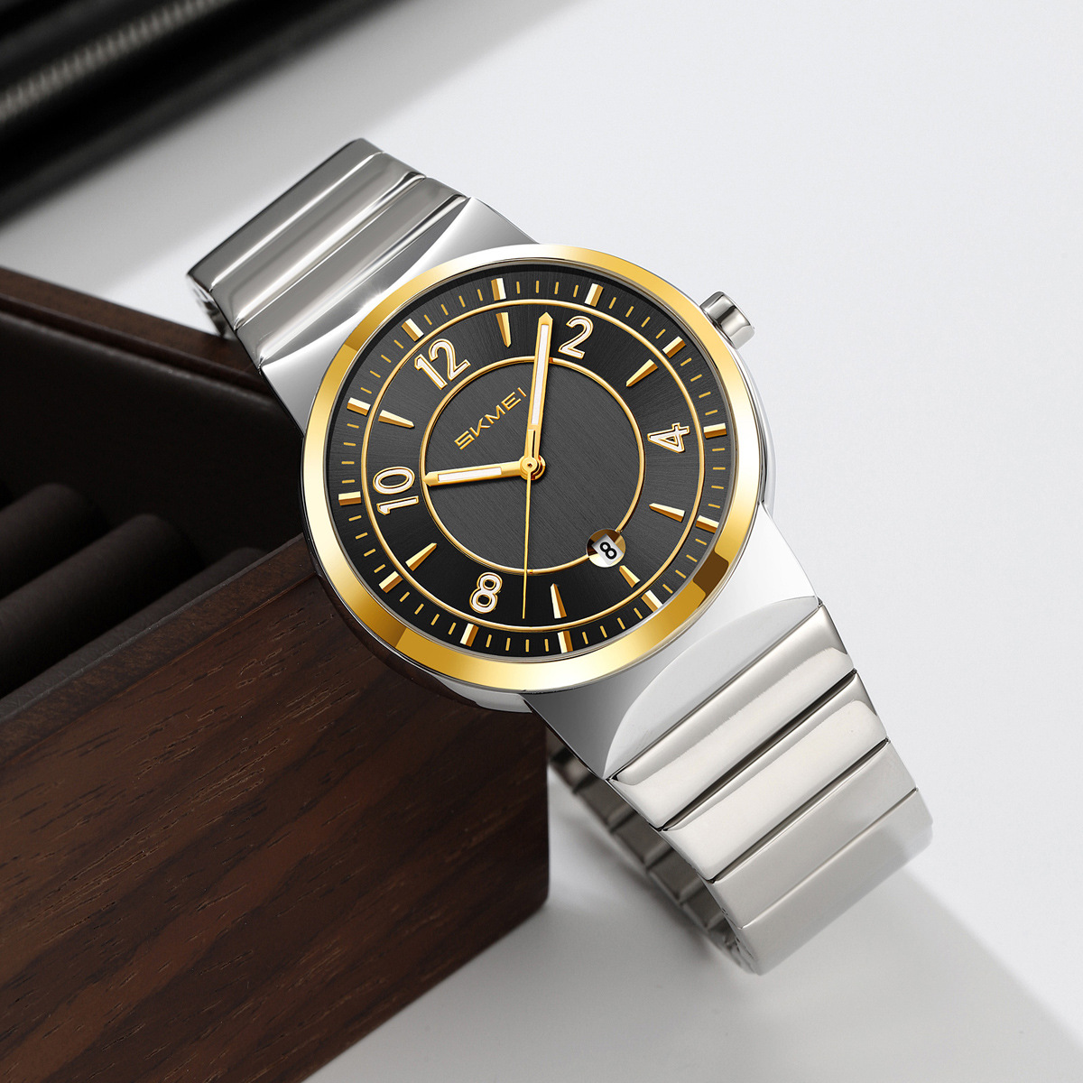 นาฬิกาข้อมือผู้ชายสายเหล็กหรูห - Luxury Watch For Men บทวิจารณ์และราคา