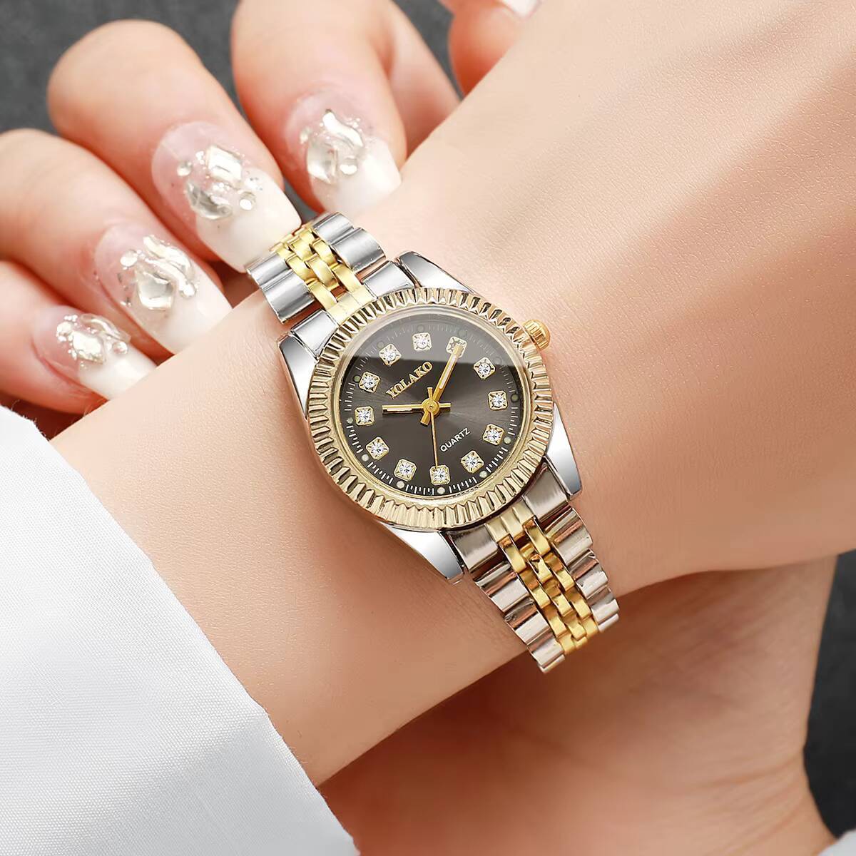 แฟชั่นไรน์สโตนผู้หญิงนาฬิกาควอ - Luxury Watch Case Travel บทวิจารณ์และราคา