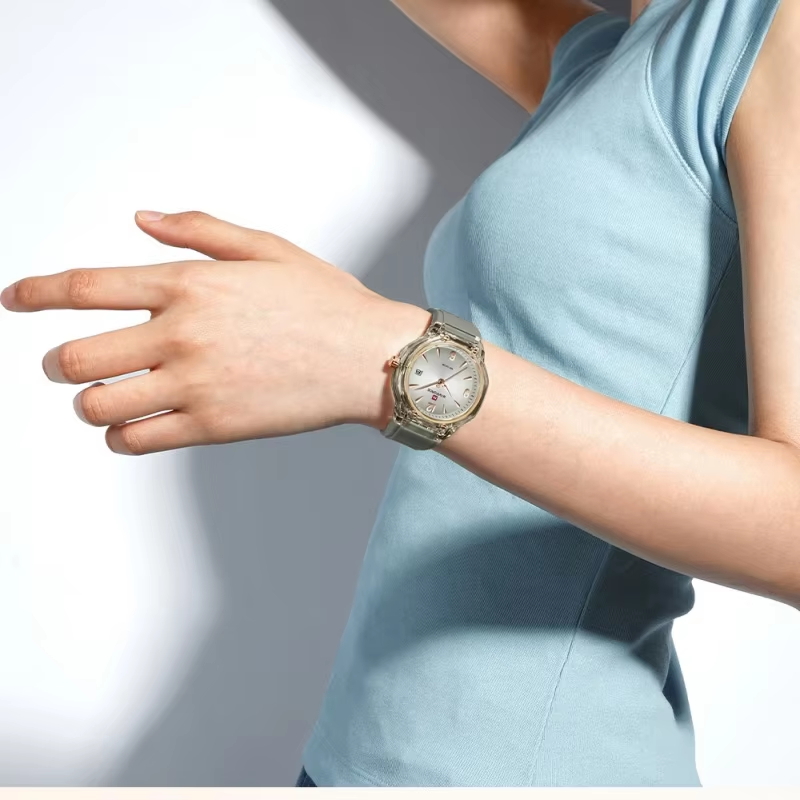 นาฬิกาข้อมือควอตซ์สำหรับผู้หญิ - Luxury Watch Black บทวิจารณ์และราคา