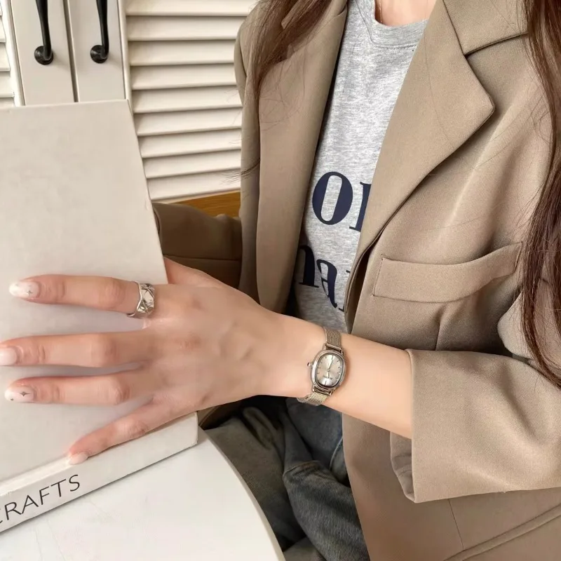 รูปไข่ขนาดเล็ก Dial สีเขียวนาฬ - Luxury Watch Female บทวิจารณ์และราคา